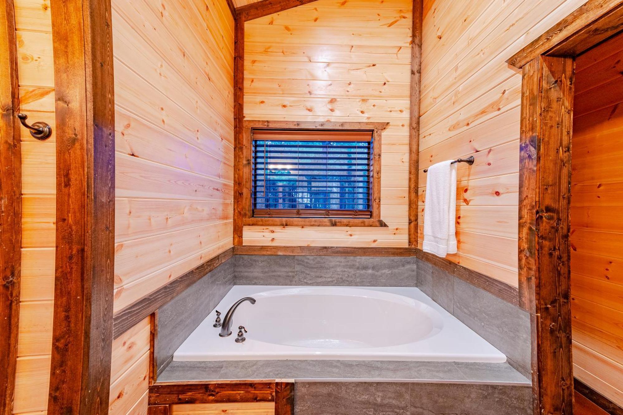 The Luxurious Blue Sky Lodge Is Epic! Broken Bow Eksteriør bilde