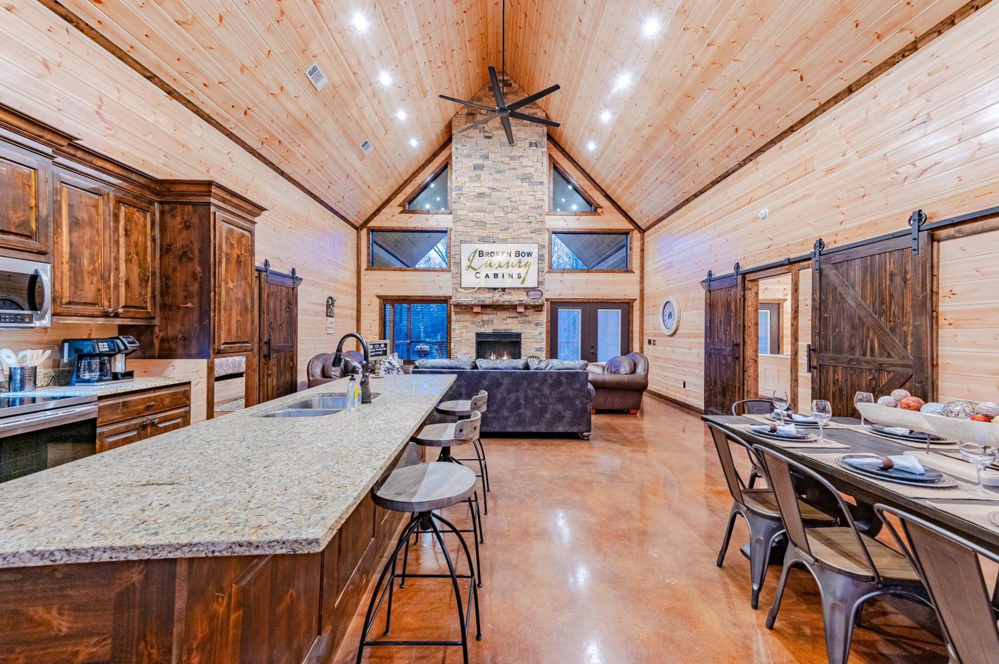 The Luxurious Blue Sky Lodge Is Epic! Broken Bow Eksteriør bilde