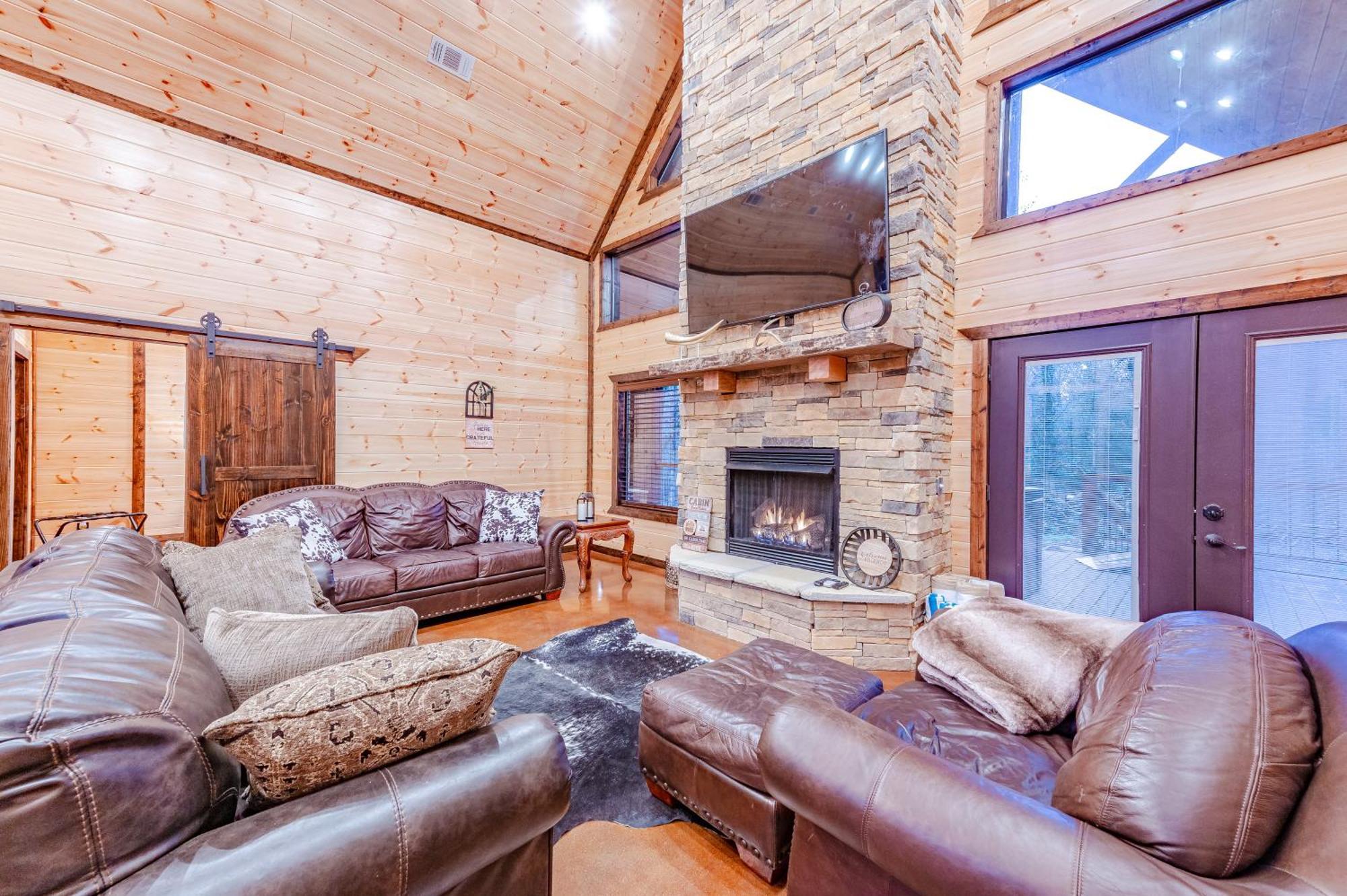 The Luxurious Blue Sky Lodge Is Epic! Broken Bow Eksteriør bilde