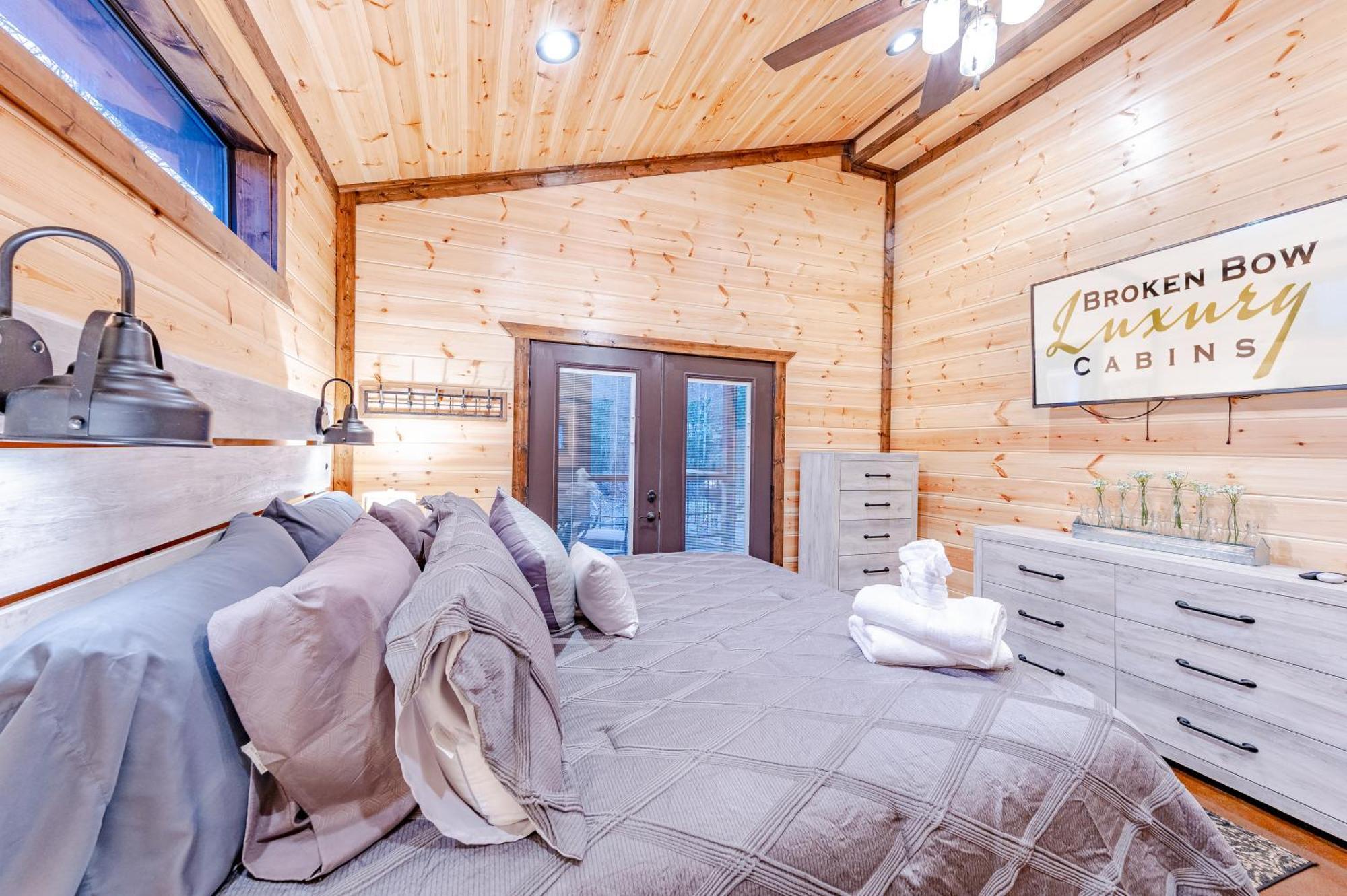 The Luxurious Blue Sky Lodge Is Epic! Broken Bow Eksteriør bilde